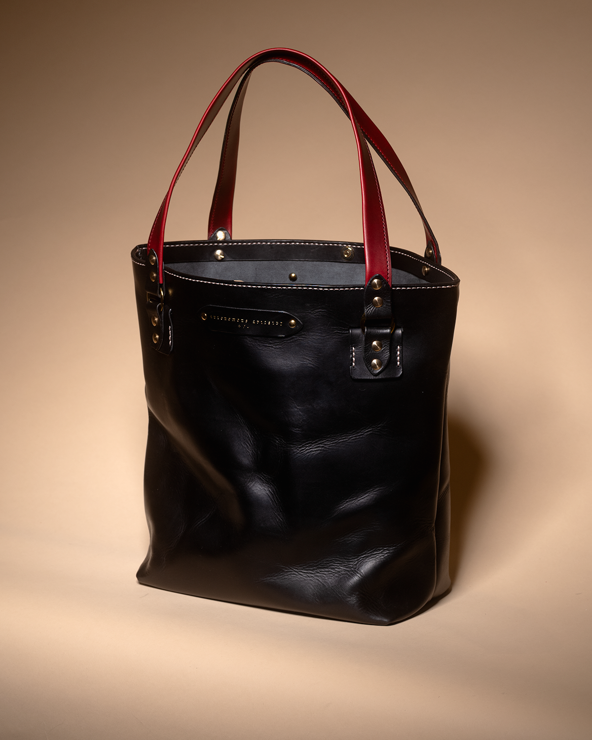 "The Echo" black