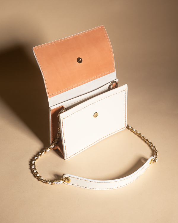 "Le Mepris" white clutch