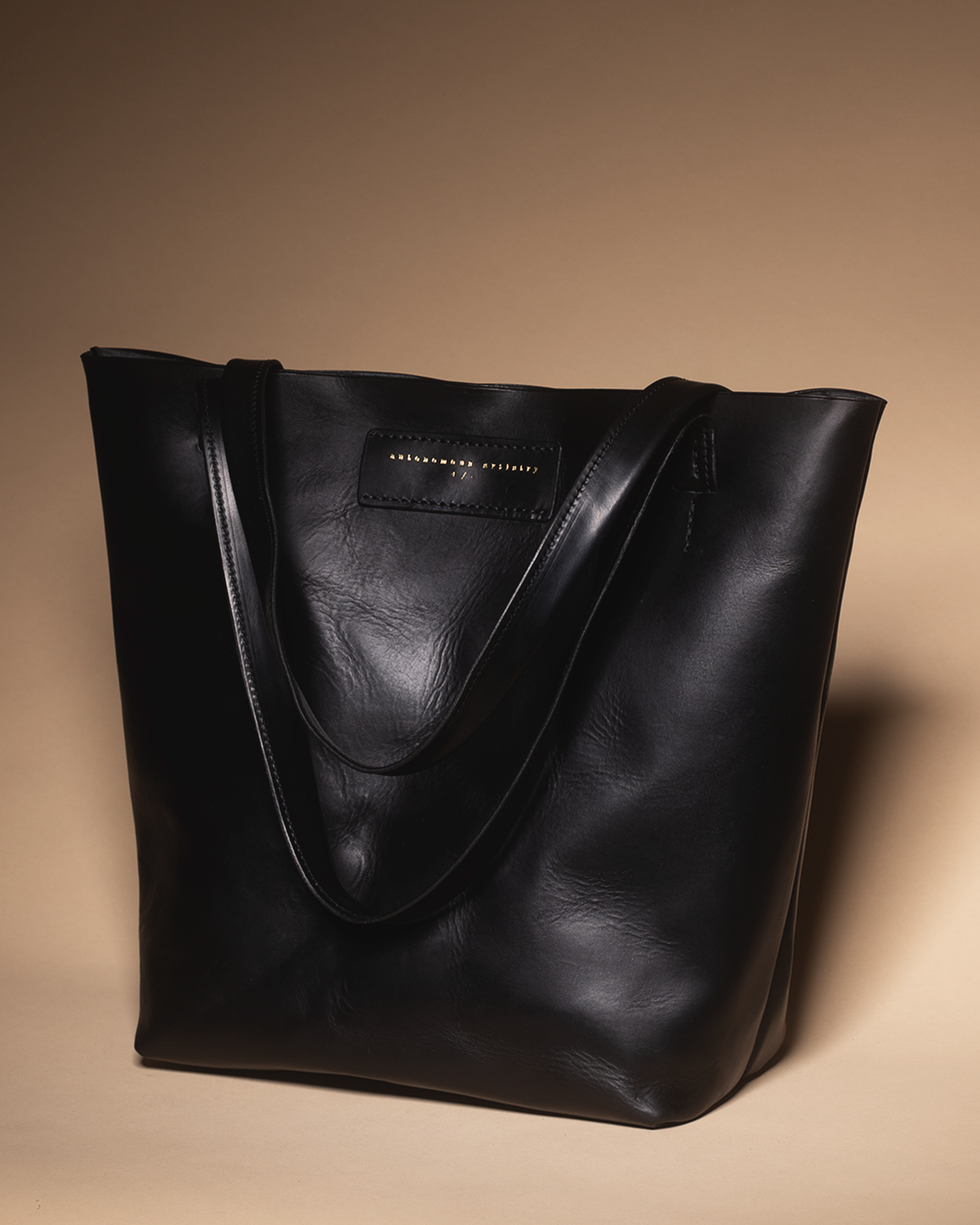 "The Minimalist" black
