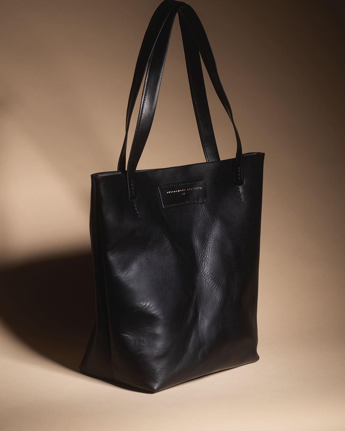 "The Minimalist" black